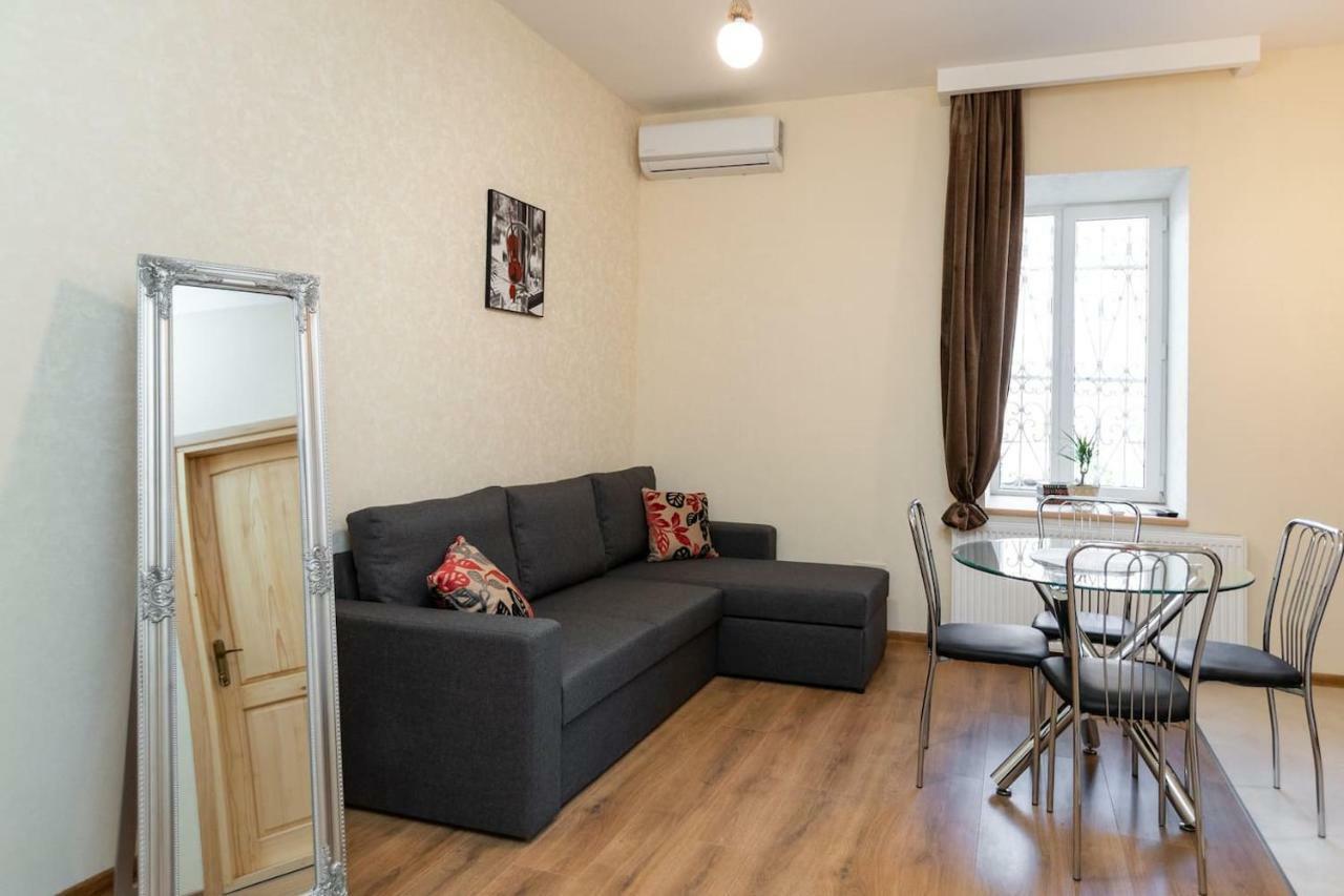 Wehost Stylish Apartment In Old Tbilisi Zewnętrze zdjęcie